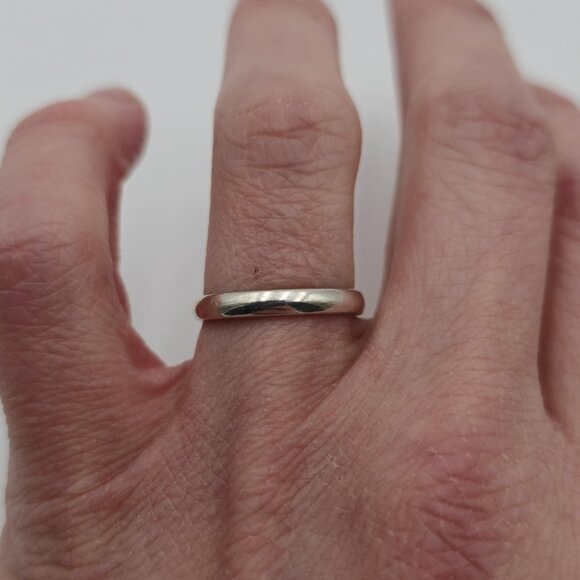Size 7 Sterling Silver Plain Unisex Band Ring A2640 - Picture 2 of 7